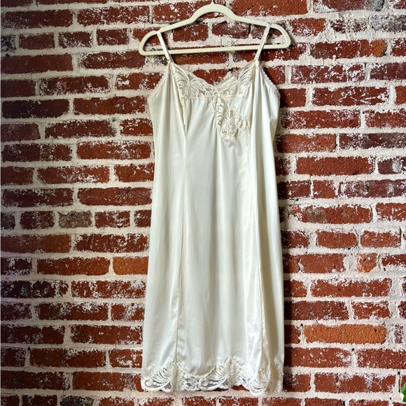 Vintage Cream Lace Trim Slip Dress - Picture 6 of 7